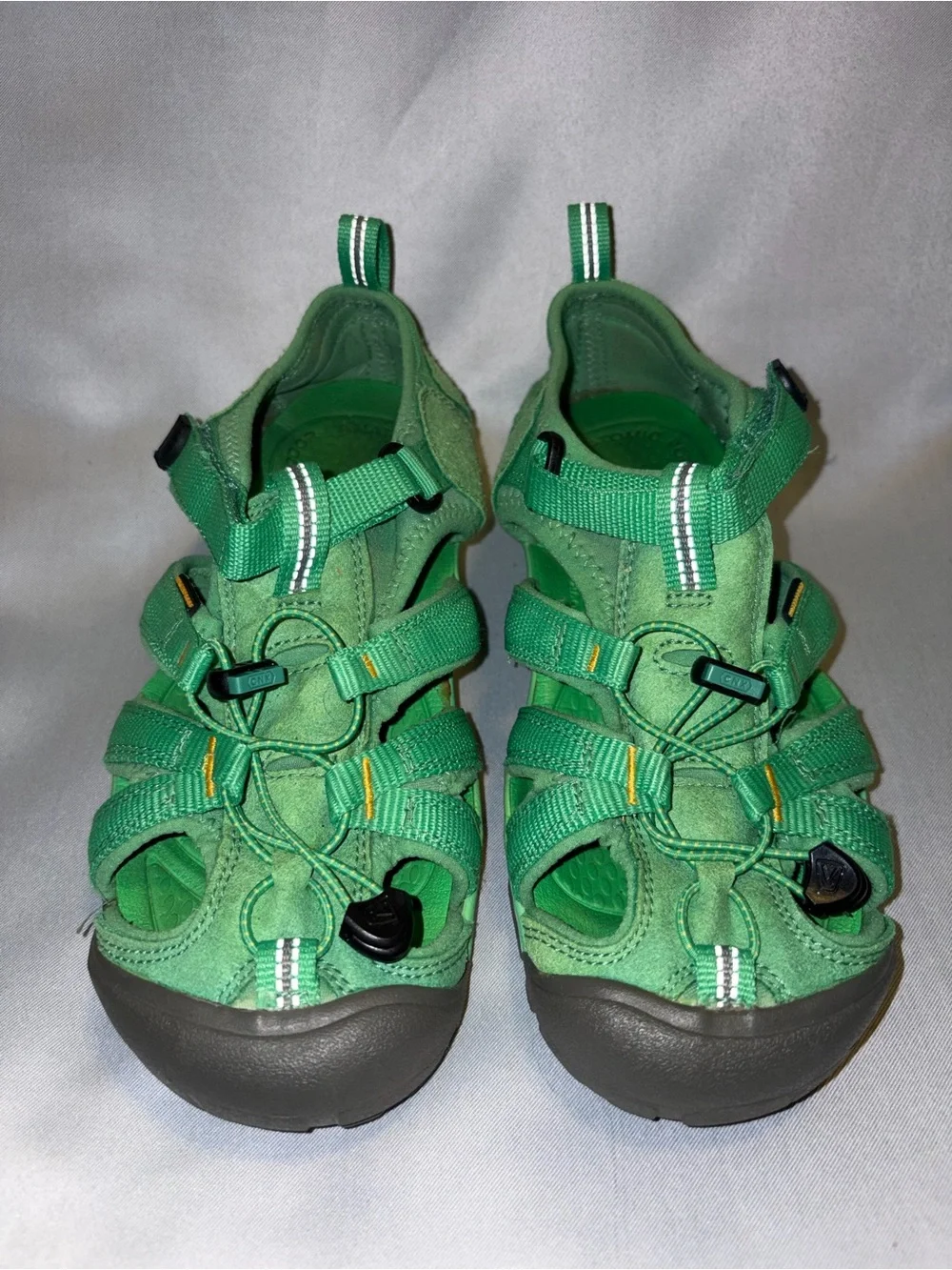 Keen Kids Green Closed-Toe Sport Sandals kid size 5